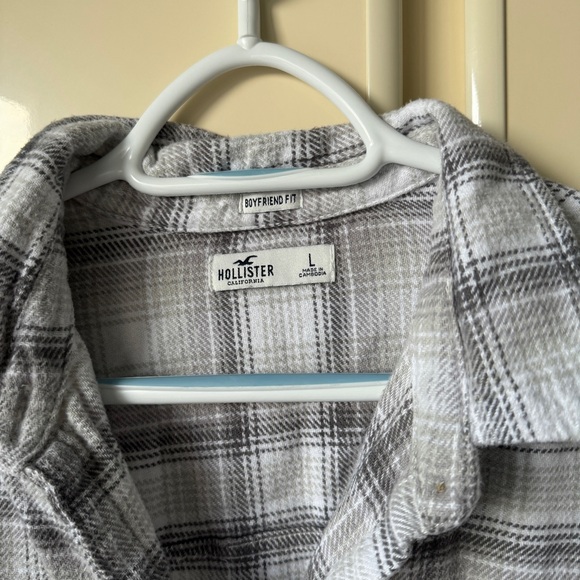 Hollister Boyfriend Fit Flannel Button Up Shirt Sweater - Picture 3 of 7